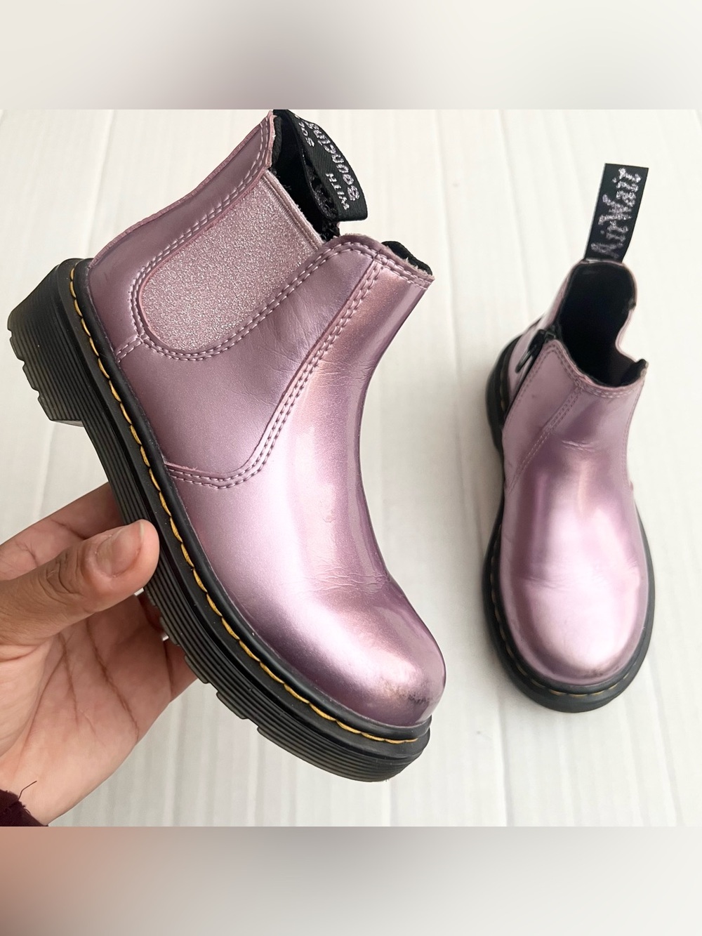 Dr. Martens | Metallic Chelsea Pink Peal Boots